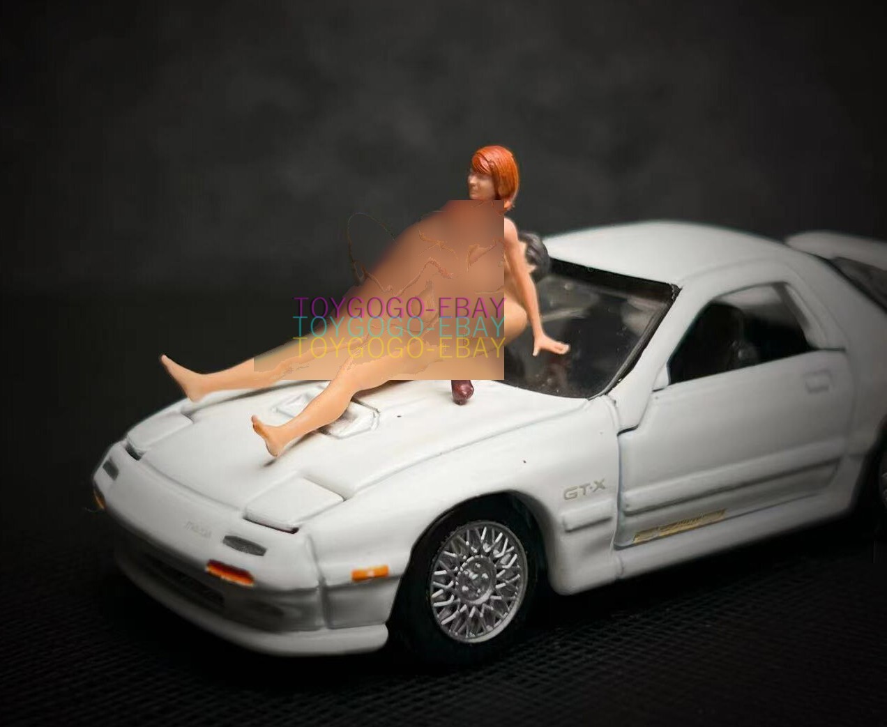 Miniature 1/64 Hand Painted Pair of Figurines A Couple Deep in Loving car