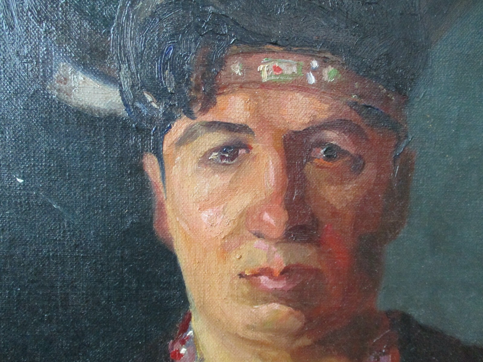 VINTAGE ANTIQUE OIL PAINTING PORTRAIT OF A NATIVE AMERICAN INDIAN WITH JEWELRY
