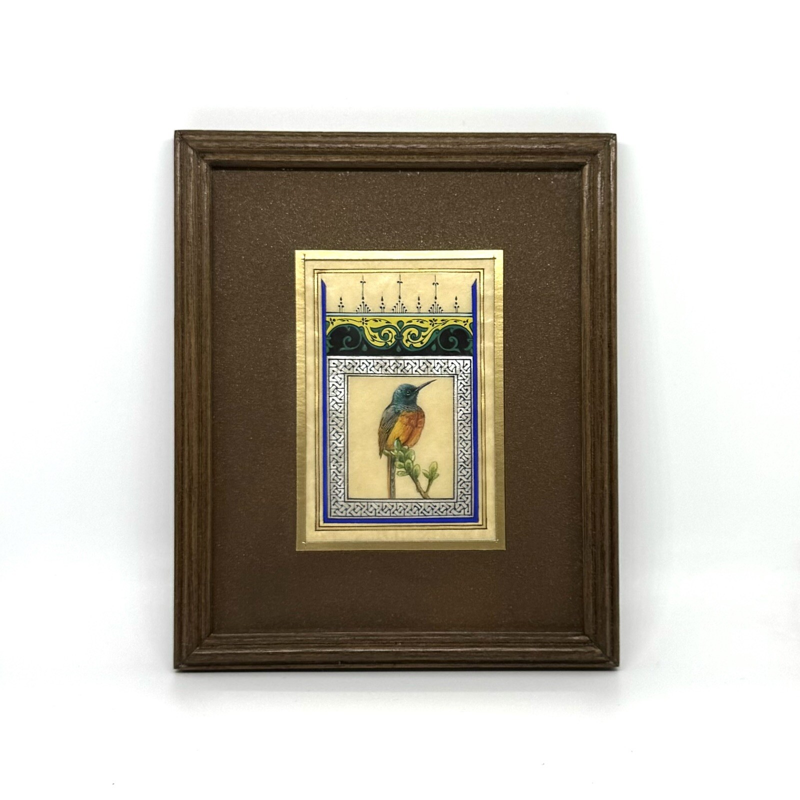 Ultra-Fine Bird Portrait: An Exquisite Painting on Silk Paper – Magnifying Glass